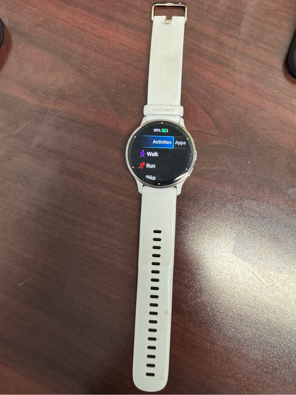 Garmin Venu 3 White Silicone Band Smartwatch with Round Touchscreen